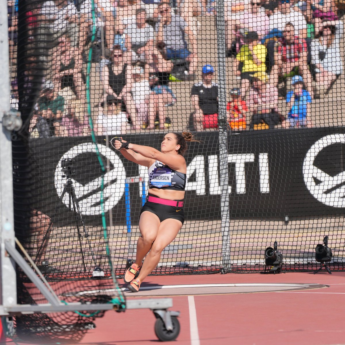 Starting off with a 💥 in Turku! @brookeandersen8 continues her incredible hammer series with a victory and stadium record 76,45m. #ContinentalTourGold