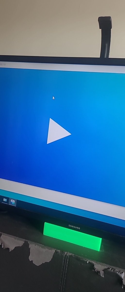ChazDCFC's tweet photo. Still stuck at this screen still waiting on help... @SkyHelpTeam https://t.co/cAikfKOyT9