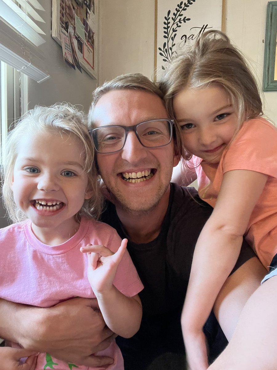 KevinVThor's tweet photo. Midwest for the week with my crazy, vibrant, ever growing and learning favorite little girls in the world! #UncleKev is the best role Iโll ever have! https://t.co/xUyrwKVuD4
