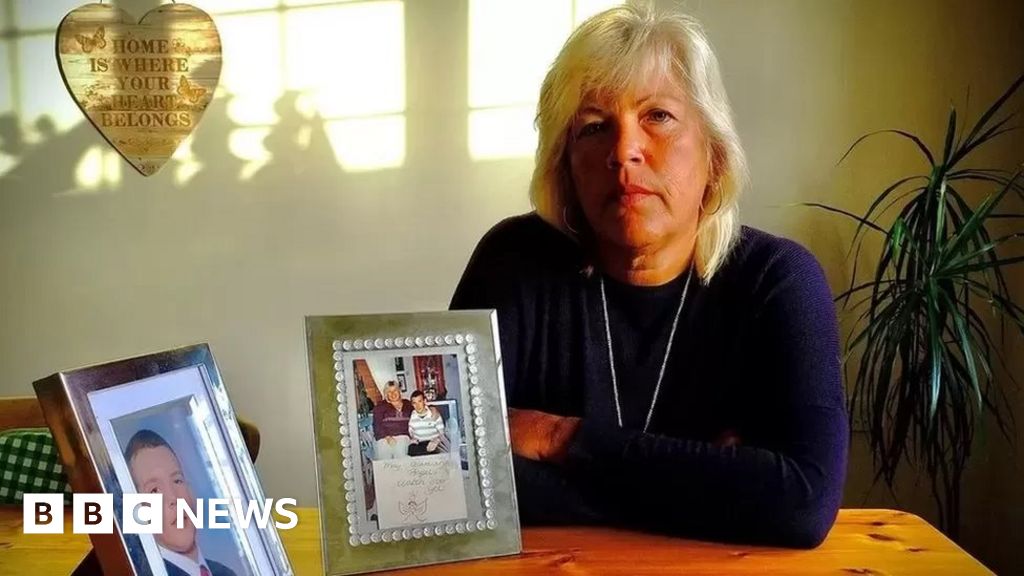 FerrerMafehn's tweet image. Essex mental health campaigners try legal bid to get decision on inquiry follow &amp;amp; rt #bbchealth dlvr.it/SqcbDm