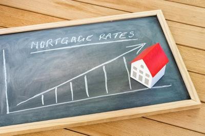 SmartChoiceLife's tweet image. The Bank of Canada’s interest rate hike of another quarter of a percentage point will dial up the financial pain felt by borrowers with variable-rate mortgages and some of those with fixed rates. advisor.news/higher-interes…