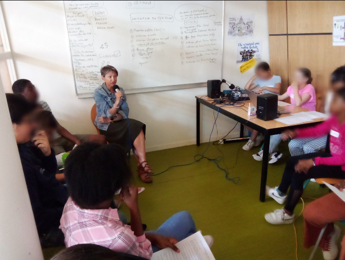 Les Minidocs  ont accueilli Mme Libert, inspectrice IA-IPR EVS vendredi dernier. Un  grand merci aux Minidocs et à Mme Libert pour sa venue et son interview  webradio ➡️0932311g.esidoc.fr