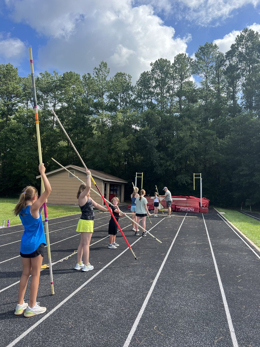 coachlawatts's tweet image. Nike Track &amp;amp; Field Camp - Day 2 😎