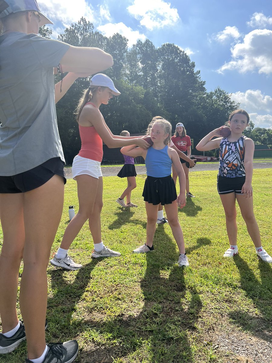 coachlawatts's tweet image. Nike Track &amp;amp; Field Camp - Day 2 😎