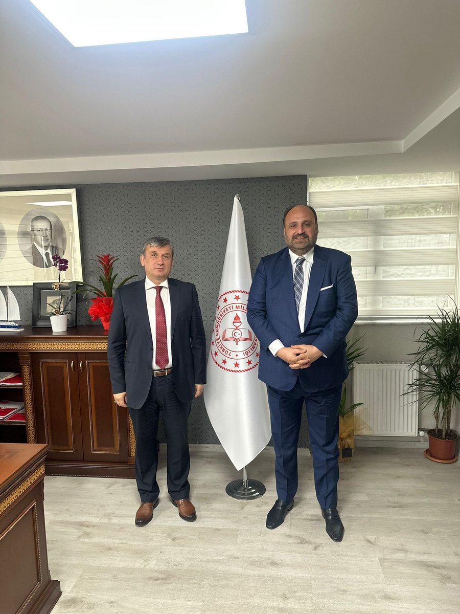 FatihBilfen's tweet photo. Milli Eğitim Bakanlığı Özel Öğretim Kurumları Genel Müdürü Sn Fethullah Güner beyi, Personel Genel Müdürü Sn Bülent Çiftçi Beyi, İnşaat Emlak Genel Müdürü Sn Özcan Duman beyi makamlarında ziyaret ederek yeni görevlerinin hayırlı olması temennilerinde bulundum. @cftcblnt @tcookgm https://t.co/z2W6qCDaoA