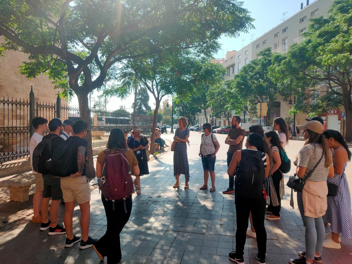 DAY 4⃣ - This morning, the partnership of the #VETPACT project discovered the city of Valencia: we want to shape the future of #VETstudents, let's start with a better understanding🧐 of their past and present while walking around the Spanish city🚶‍♀️