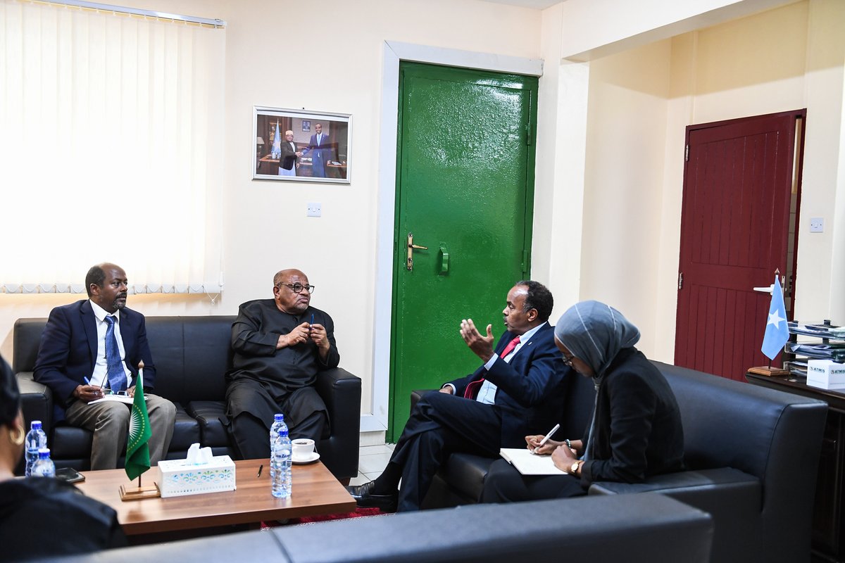 ATMIS (@atmis_somalia) on Twitter photo Wakiilka Gaarka ah ee Guddoomiyaha Golaha Midowga Afrika u qaabilsan Soomaaliya ahna Madaxa #ATMIS, danjire <a href="/souefmo_elamine/">Souef Mohamed El-Amine</a> ayaa maanta kula kulmay Wasiiru Dowlaha Arrimaha Dibadda #Soomaaliya, Cali Maxamed Cumar, <a href="/SMMOFA/">Office of the State Minister for Foreign Affairs</a>, Xarunta dhexe ee Hawlgalka ku meelgaarka ah ee ATMIS ee Wakiilka Gaarka ah ee Guddoomiyaha Golaha Midowga Afrika u qaabilsan Soomaaliya ahna Madaxa #ATMIS, danjire <a href="/souefmo_elamine/">Souef Mohamed El-Amine</a> ayaa maanta kula kulmay Wasiiru Dowlaha Arrimaha Dibadda #Soomaaliya, Cali Maxamed Cumar, <a href="/SMMOFA/">Office of the State Minister for Foreign Affairs</a>, Xarunta dhexe ee Hawlgalka ku meelgaarka ah ee ATMIS ee