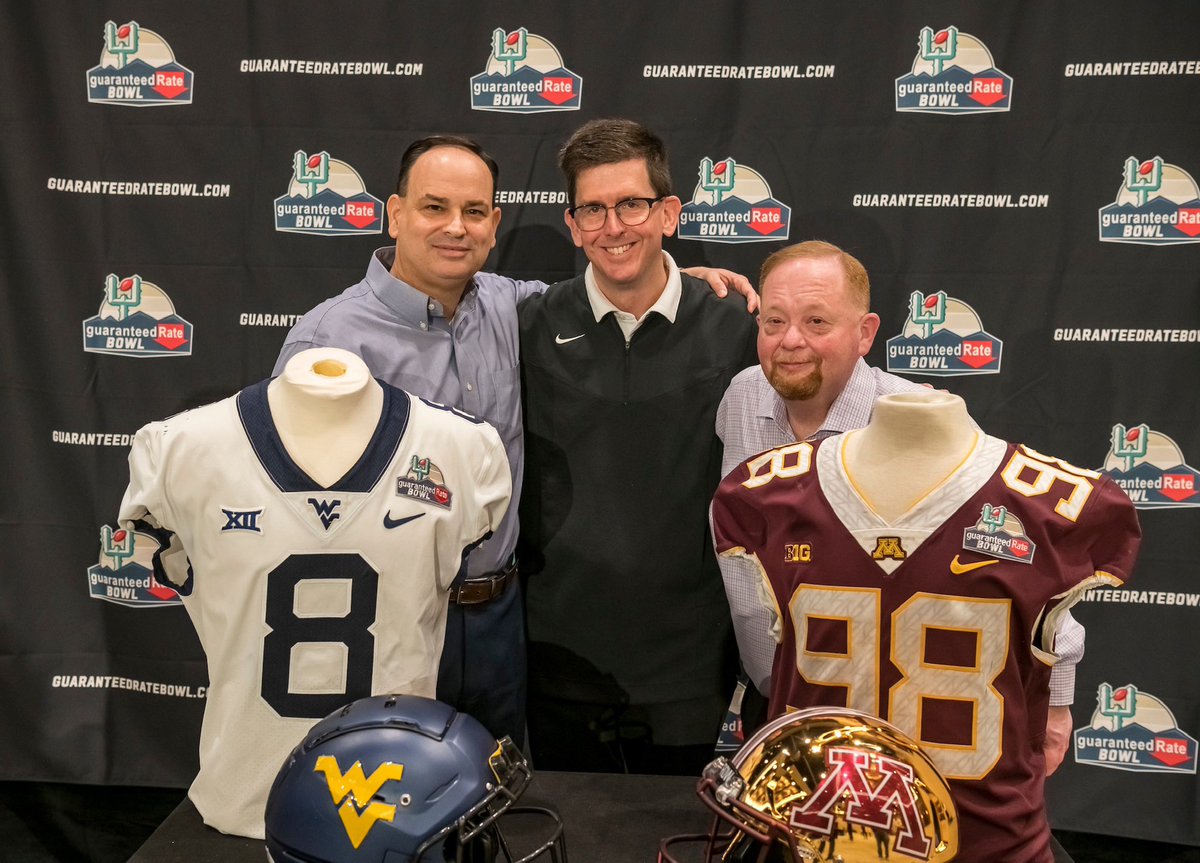 Only 28 Tuesdays until the @GuaranteedRate Bowl returns to @ChaseField on Dec. 26. New earlier kickoff - 7 pm MST.

Added bonus is you get to see friends & mentors when they travel to AZ each year for our games. @RateBowl @BowlSeason @reddubvu12

Photo: W. Scott Mitchell