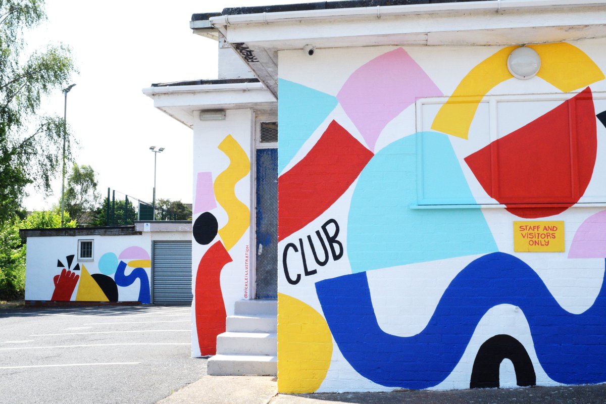 pickleillo's tweet photo. Project wrapped! An absolute DeligHT to work with @TheBradbyClub Youth Center these past weeks. We worked alongside @VIYproject to design and paint (with the help of a fab set of volunteers) a bold and playful design to inject a bit of oomph to the space. Thanks for having us!🌈 https://t.co/ljuaCgnWgG