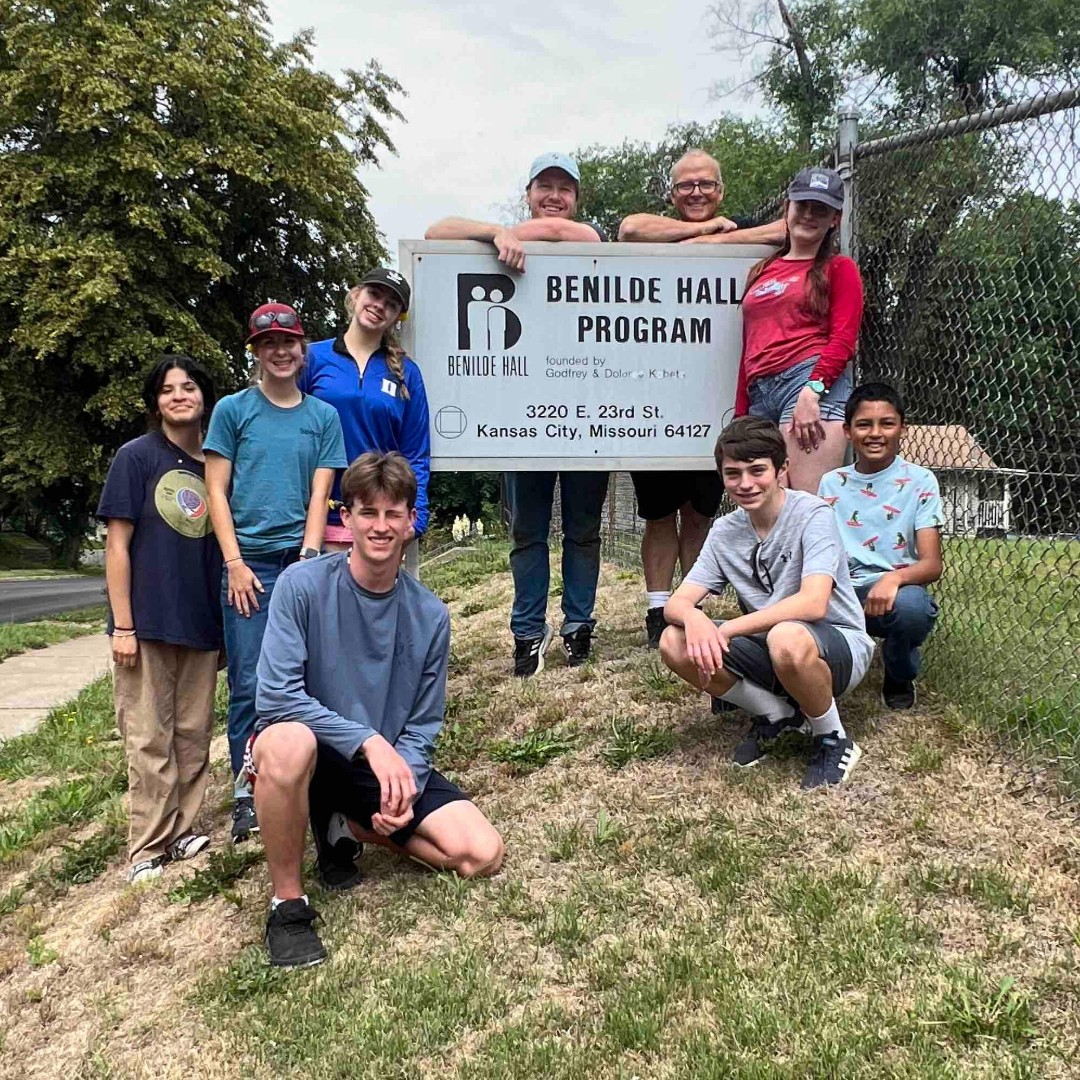 Benilde_Hall's tweet photo. We want to thank our incredible volunteers from @EpiscopalCO for beautifying our campus and organizing our clothing closet. We are grateful to @YWmissions for bringing this hardworking group to our campus. Thank you for giving back to the community! https://t.co/kcA0VvB3K8