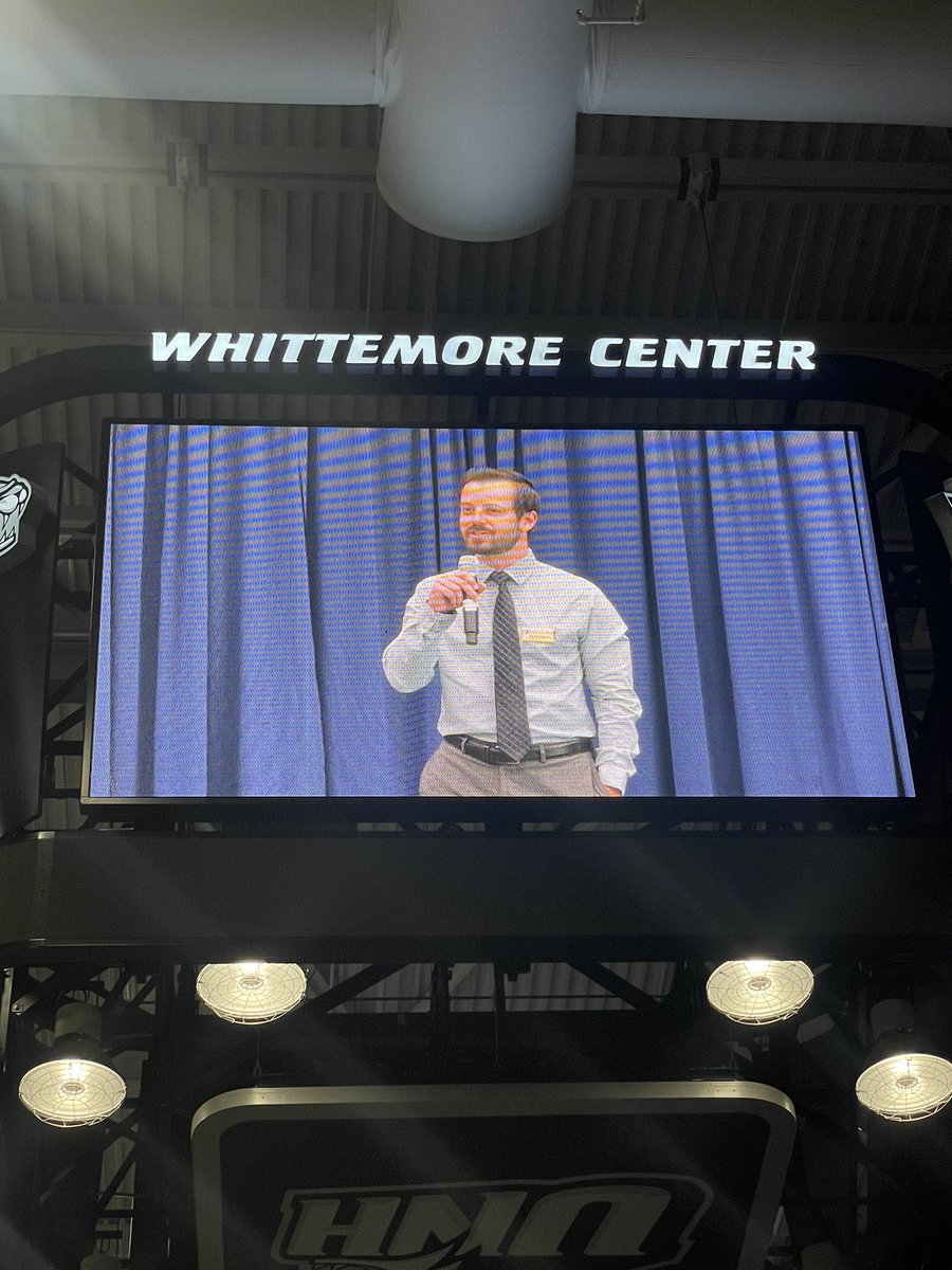 Nice to be back on the Jumbotron for <a href="/UofNH/">University of New Hampshire</a> Orientation!