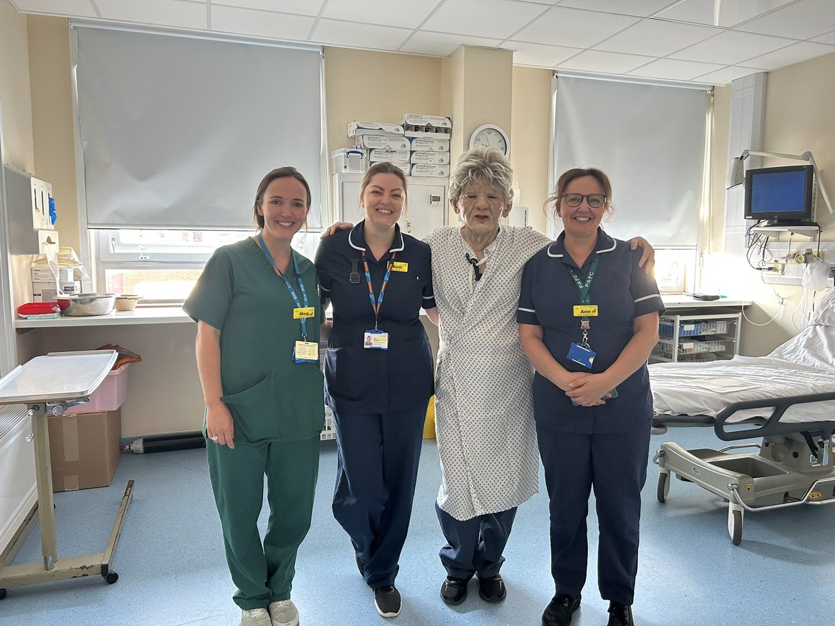 NaiClatsNurse's tweet photo. Our first Acute Oncology SIM session went down well today @RoyalDevonNHS a big thank you to Rachel for all your help 🙌@ND_CSimG #NorthDevon #AcuteOncology #MSCC #IOToxicity #SIM @Kellishephardx @AnnApplecrumble @UKAOSociety https://t.co/KqOZnzaMxl