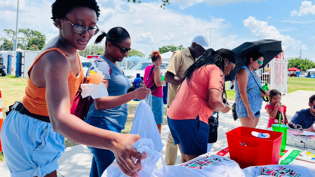 Join us this Saturday starting at 11 a.m., for our Juneteenth Celebration at Clear Lake Park. The event will feature live music and entertainment, a kid's zone, vendor village and food trucks. 
➡️orlando.gov/Juneteenth