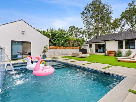PropBlast_Homes's tweet photo. Blast #265199 Just listed a stunning property that has been remodeled with a brand new pool. https://t.co/f95LIN8NSp https://t.co/MZEtAcjfB2