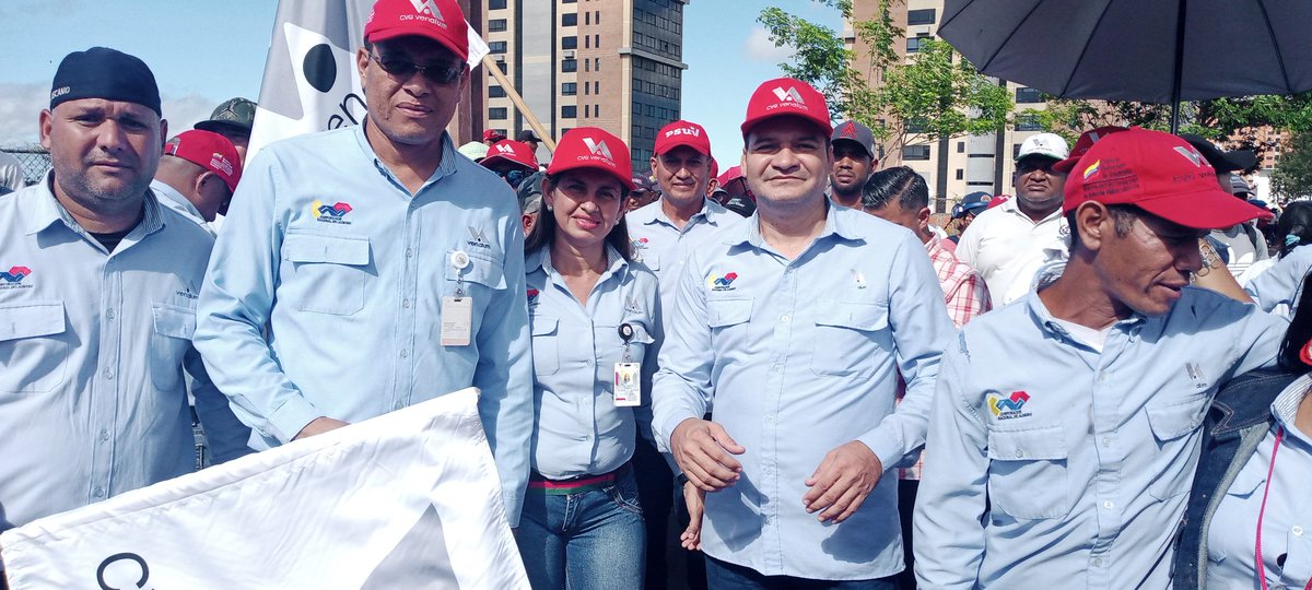 AlexSalsero's tweet photo. #13Jun | 🇻🇪 📢 ¡ESTADO BOLÍVAR! ▶️
Hoy la Clase Obrera de Guayana marchamos en apoyo a las políticas de nuestro líder de la revolución Presidente @NicolasMaduro @PartidoPSUV

#VivaLaUniónDeLosPueblos
¡Venezuela está a la vanguardia del mundo  multipolar! https://t.co/L32hCY2cNE