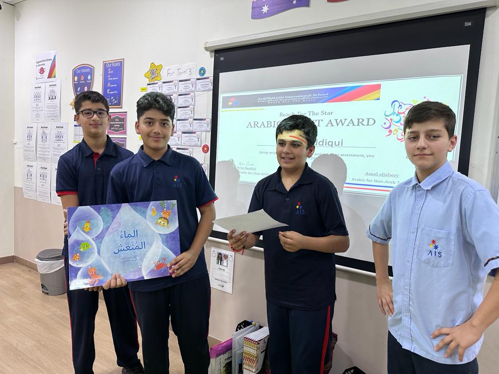 AIS_JrSecondary's tweet photo. Our Grade 7 non-Arab students learned new reading strategies, after which they explained their ideas using these new strategies.💭

#AISGrade7 #AISJrSecondary #AISArabic https://t.co/iT6tK6xBNi