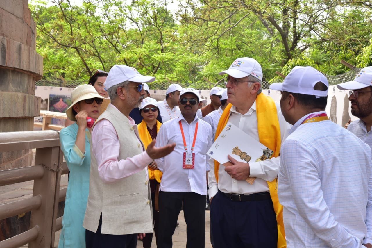 G20 : बैठक के बाद विदेशी मेहमानों ने किया सारनाथ का दौरा, विदेश मंत्री भी…. G20: Foreign guests visited Sarnath after the meeting, foreign minister also….