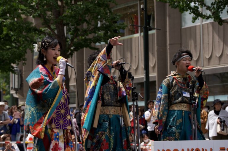 910c1212's tweet photo. 周りの助けがあったから本祭参加できた。本当に感謝しかない。
踊れなかったけど、声出しやらせてもらえたり、車椅子押してもらってパレードを追いかけたり。
全部楽しかった☺️

早く治して絶対イベントで踊るんだ🙌🏻
 #遖
 #今日も1日あっぱれ👏
 #ほなな〜👋 https://t.co/A0DWepU72s