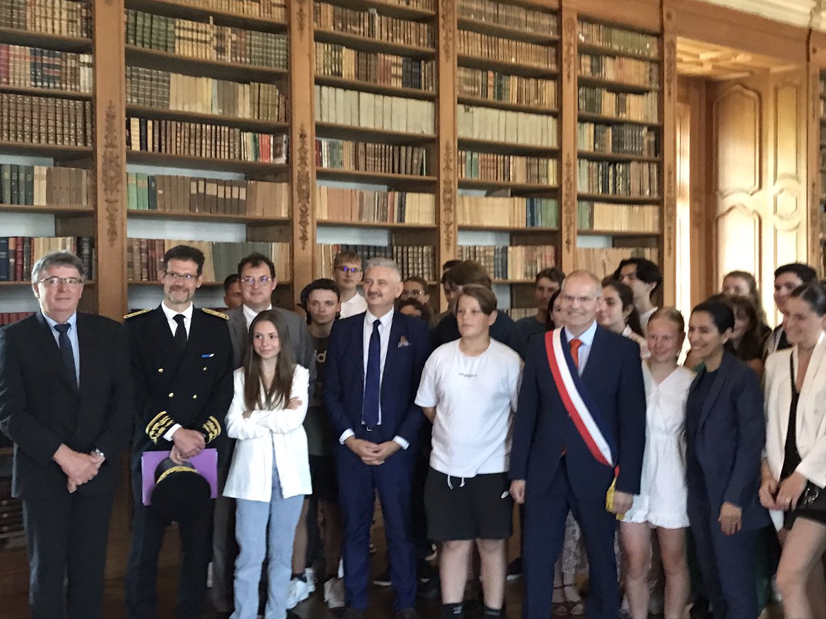 Très intéressante matinée avec la secrétaire d’état en charge de la jeunesse lors d’une rencontre CNR en mairie de St Mihiel ce 12.06.2023. Des échanges riches, des propositions innovantes et astucieuses, une belle participation des 53 jeunes motivés par ce temps fort en Meuse.