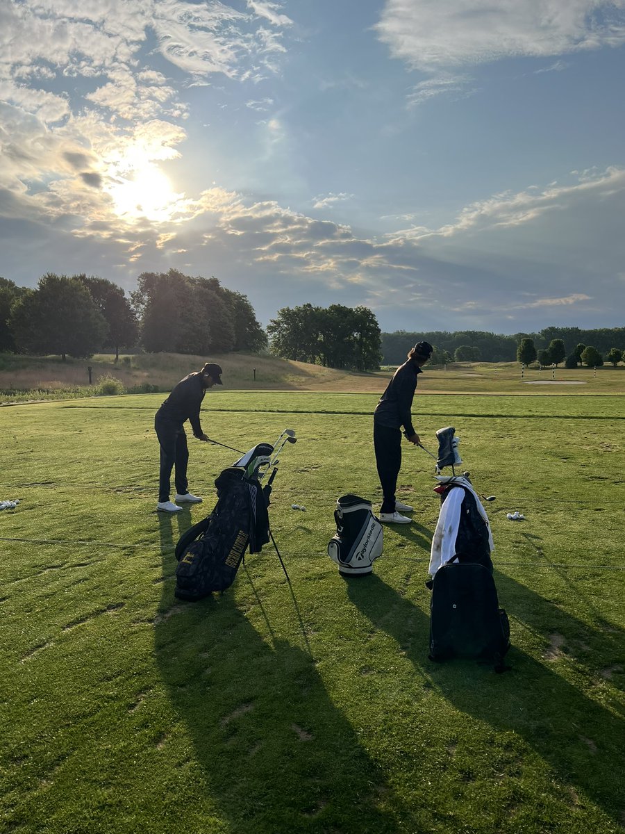 Warm ups underway @PrairieViewGC for the Golden Eagles! #StateFinals