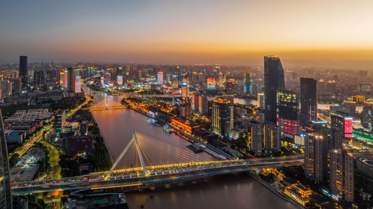 Witness the incredible #transformation of Sanjiangkou, the downtown area in Ningbo, from 1862-1872 to 2023.
 
cr. John Thomson (Scottish, 1837-1921) @Getty

#CoastalNingbo #discoverearth #theimaged #lensbible #beforeandafter #challenge #dronephotography #view #night #drone