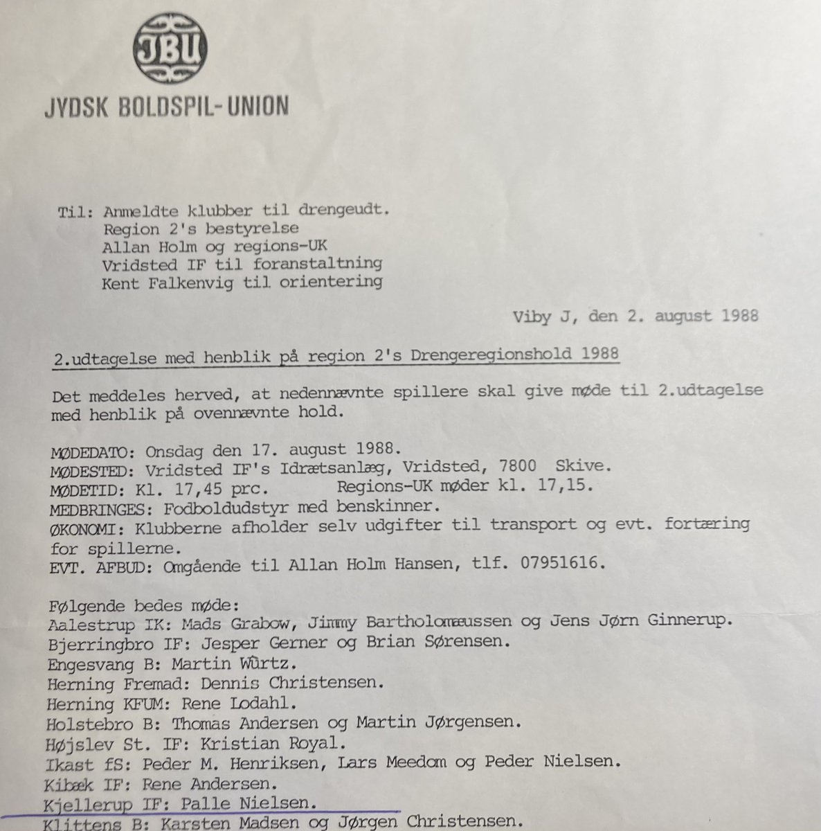 PSulvestersen's tweet photo. Tak for 90erne @SebStanbury og @ThomasPyndt 
Var det mon Kibæk legenden Rene S. Andersen - her uden S - jeg var til udtagelsesstævne med i ‘88? Og gik han hele vejen til Jysk Hold? Ved du det @KarstenKrogh14?
Bonusinfo: “Tømreren” røg ud i første runde - og det gik alligevel OK! https://t.co/OuNLTxG2te