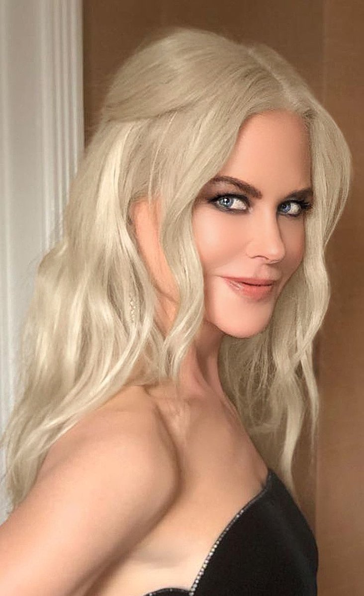 Nicole Kidman is a surreal beauty 💓

📱 : Edited by AirBrush App
 ✨: Presets : Natural > Glam
👩🏻 : Hair : Hair Dye > Brown.

  #airbrushapp #oscars2023 #Oscars