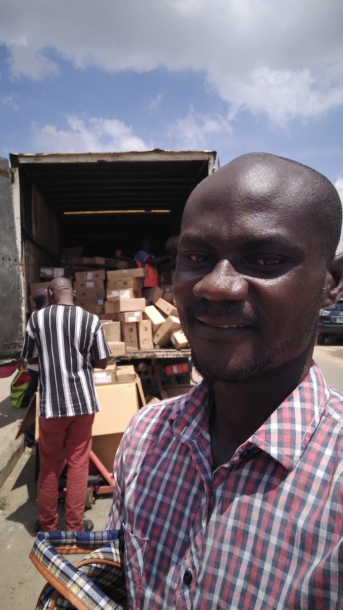 radioboycragg's tweet photo. Here for that 2k. 
What can I ship for you today.
Red Oil , beans,  meat,  Kilishi, Garri, 
Ponmo,  drinks,  edibles that can not go through DHL and UPS can now go through. 

What can I ship for you today. https://t.co/2aRqz0uPkd
