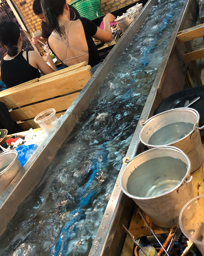 S9BManado's tweet photo. In the evening, when I went back to work, I ate seafood with my friend. It was the happiest moment of the day😁 https://t.co/WyrPCCvTao