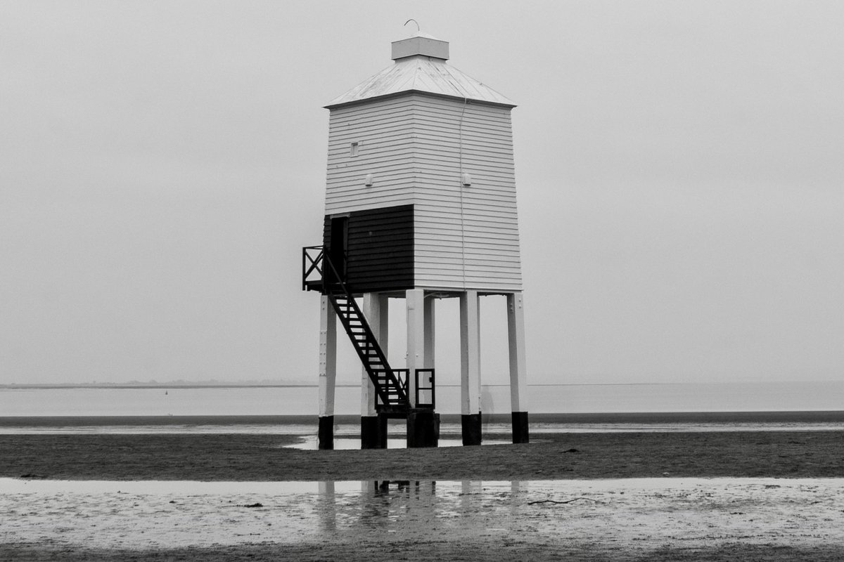 @jasonrowphoto Low level lighthouse Burnham on Sea #burnhamonsea #lowlevellighthouse