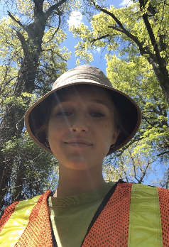 📢Our second June #PeatNeeds recipient is Keira McManus. 🎉🎊
She will use this grant to buy rain boots 🥾as her sample collection requires hiking to remote field sites daily while carrying heavy equipment.  

#PeatECR #PeatTwitter🌧️☂️