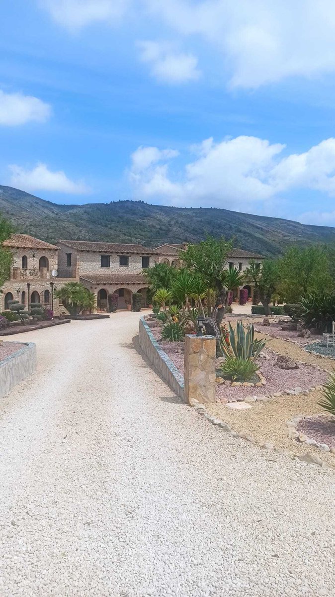 2beDigital's tweet image. Nuestro compañero Samuel Pérez Ávila explicó ayer el uso de la herramienta Connectif Artificial Intelligence junto a Augusto Martin Tavelli, CRO de la herramienta, en las instalaciones donde LEVEL UP Escuela de Negocios, dirigidas por Pablo Carcelén Pitaluga.
@2beDigital