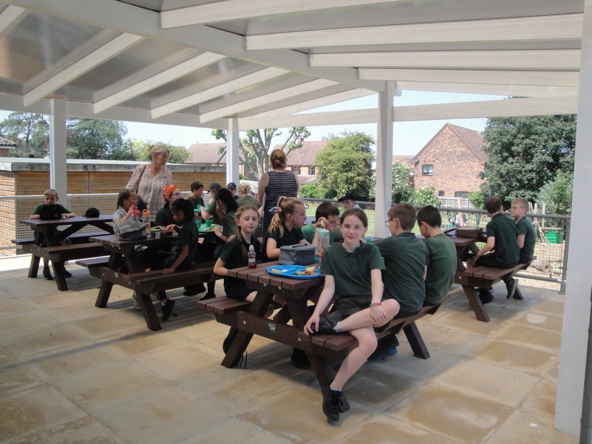 Enjoying our wonderful new covered outdoor dining area today!  A great new resource for the school for eating and an outdoor classroom - perfect in this hot weather!  Thank you WSA, WOOSC and Maltby Construction!