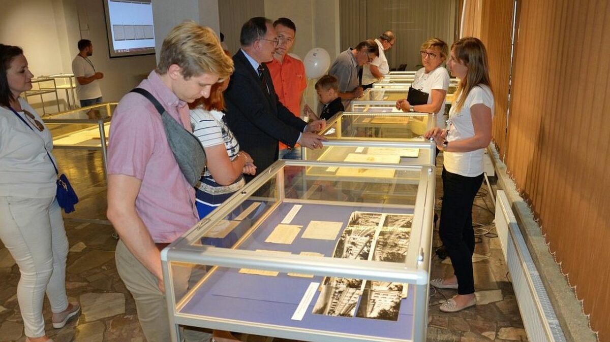 (Zapraszamy do Archiwum Państwowego - gość Poranka Radia Fiat Ewa Dubaj) na CZESTOCHOWSKIE24.PL - czestochowskie24.pl/czestochowa/za…