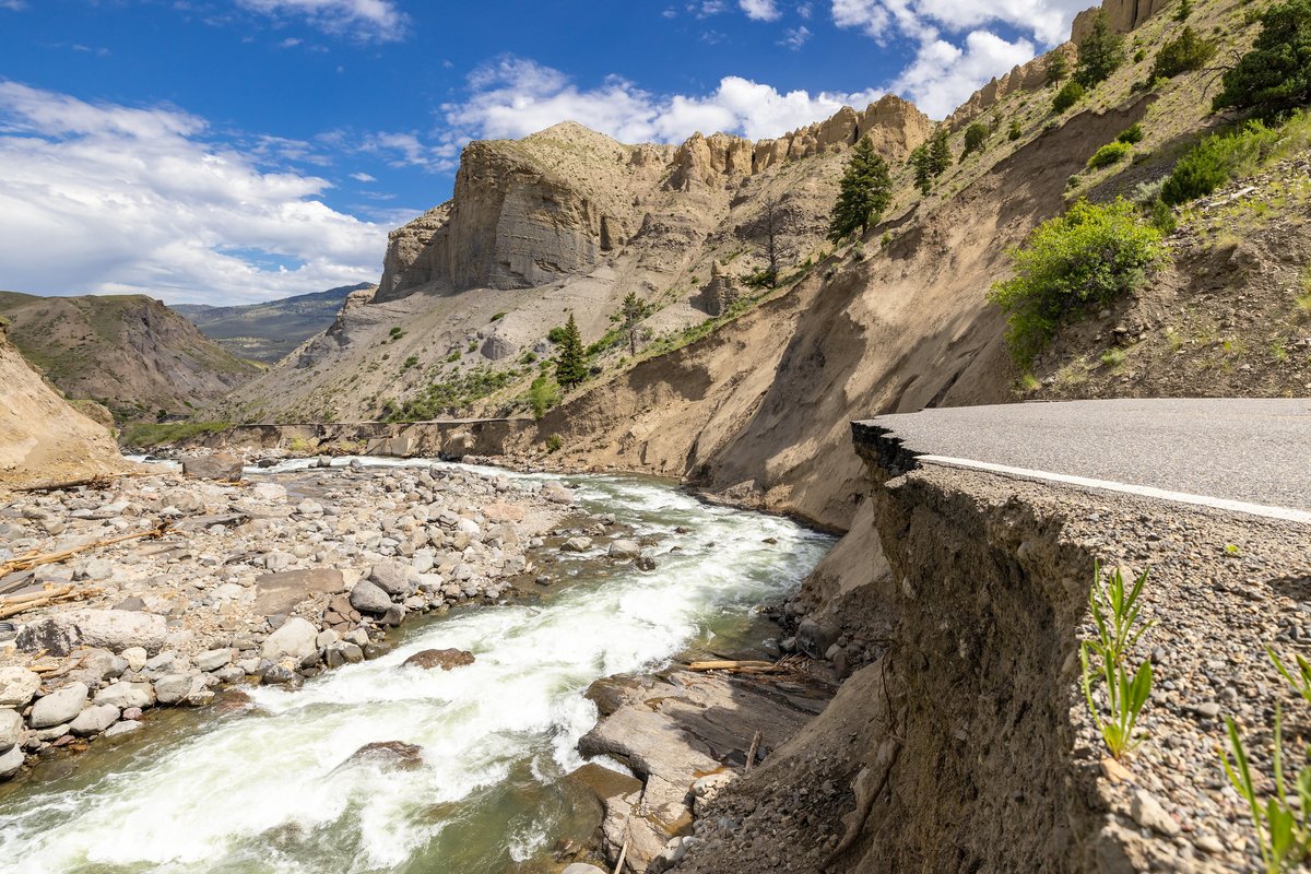 YellowstoneNPS's tweet image. One year ago today, our team faced one of the most significant challenges in Yellowstone's history.  Flooding destroyed park infrastructure, backcountry trails, power systems, and employee housing. 

👉 Learn about our flood recovery efforts: go.nps.gov/YELLflood