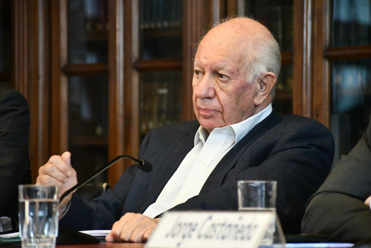 Radio Pauta (@pauta_cl) on Twitter photo 🔴 AHORA | Hablamos con el expresidente Ricardo Lagos (<a href="/RicardoLagos/">Ricardo Lagos E.</a>) sobre el nuevo proceso constituyente, reforma tributaria, Chile a 50 años del golpe de Estado y más.
📡 EN VIVO | #MicrófonoAbierto → bit.ly/3eFn43C 🔴 AHORA | Hablamos con el expresidente Ricardo Lagos (<a href="/RicardoLagos/">Ricardo Lagos E.</a>) sobre el nuevo proceso constituyente, reforma tributaria, Chile a 50 años del golpe de Estado y más.
📡 EN VIVO | #MicrófonoAbierto → bit.ly/3eFn43C