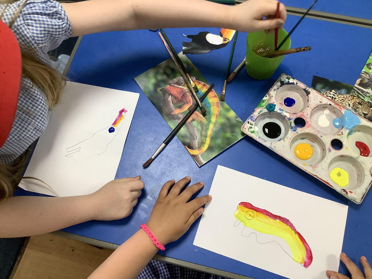 llanrhidianp's tweet photo. #LlanPengwin are creating their rainforest heroes ready for Llanmorlais Carnival. 🐍🦍🐆🐅🦎🦜🦧 #LlanExp https://t.co/FAFGx935wt