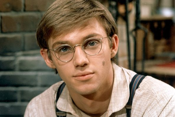 Happy Birthday to Richard Thomas, John-Boy of THE WALTONS, who turns 72 today. 