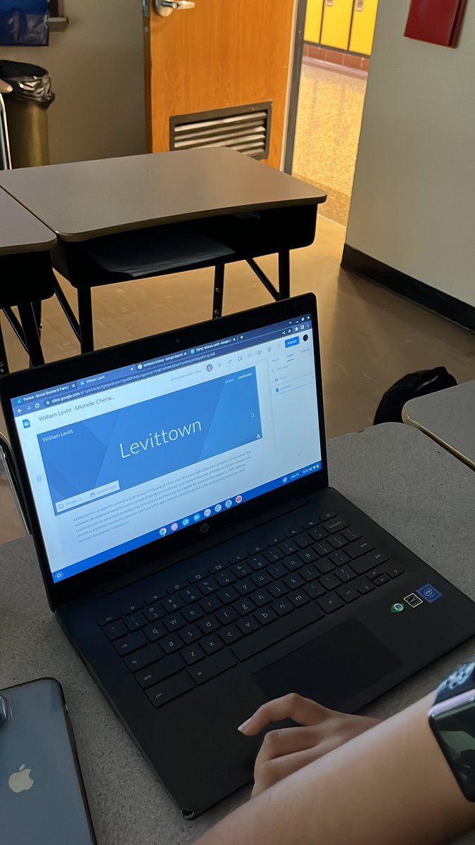 vincent_feroce's tweet image. 8th graders engaging in a virtual tutorial on #googlesites to enhance their websites on Life on Long Island after World War II. We are excited to share our final products on Friday! #RamPride #RamCulture @WhufsdRams @wh_secondary