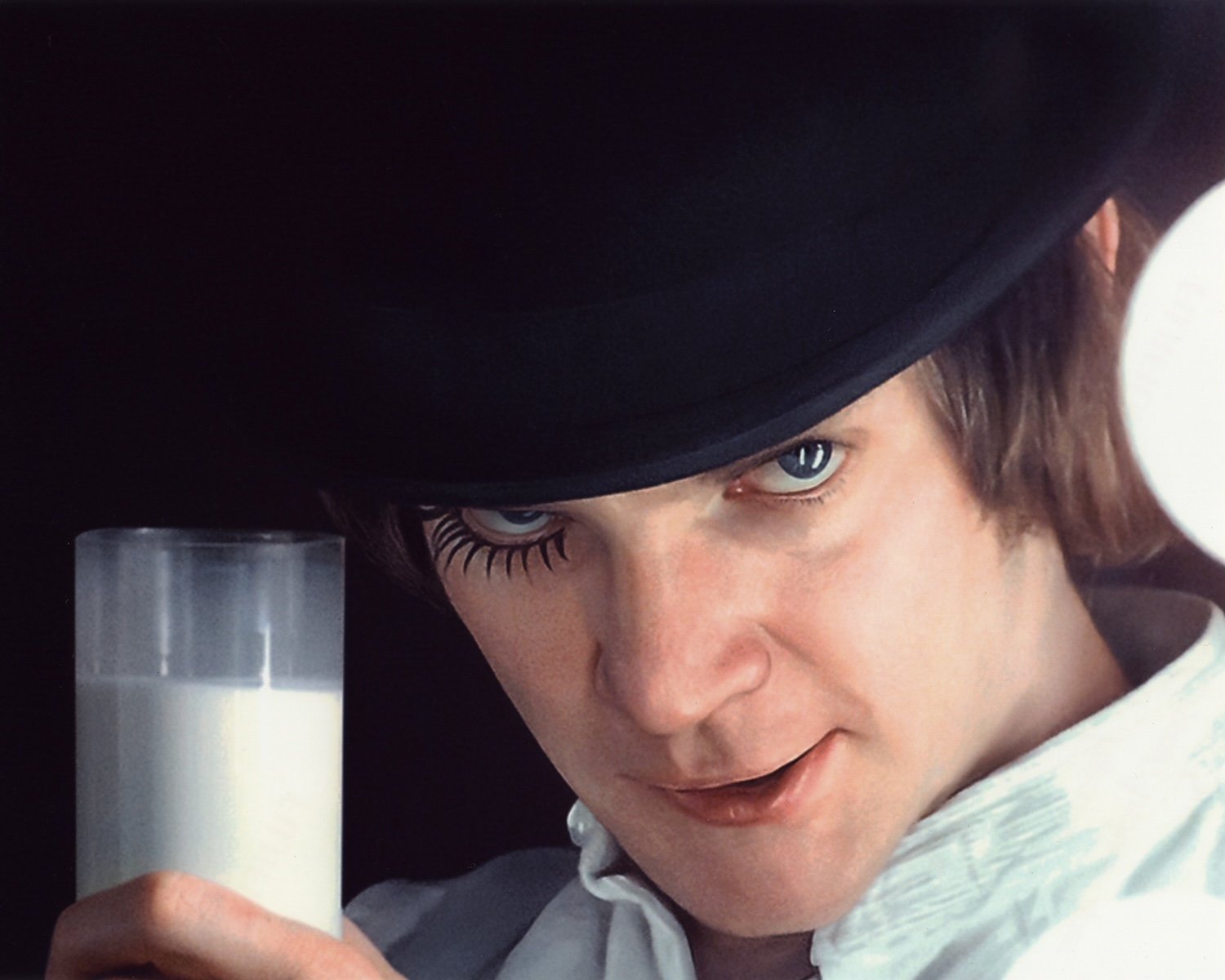 Let\s raise a glass of milk and wish Malcolm McDowell a happy 80th birthday. 