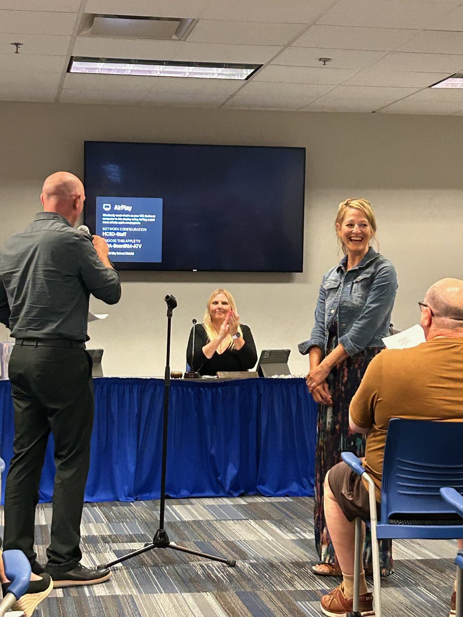 It was an honor to be recognized at the @hilliardschools  board of education meeting! It’s easy to look good when you work with the best, especially these amazing administrators, countless talented teachers and support staff. @hcsd_ilc @secarter32 <a href="/t_livinthedream/">Mark Tremayne</a>