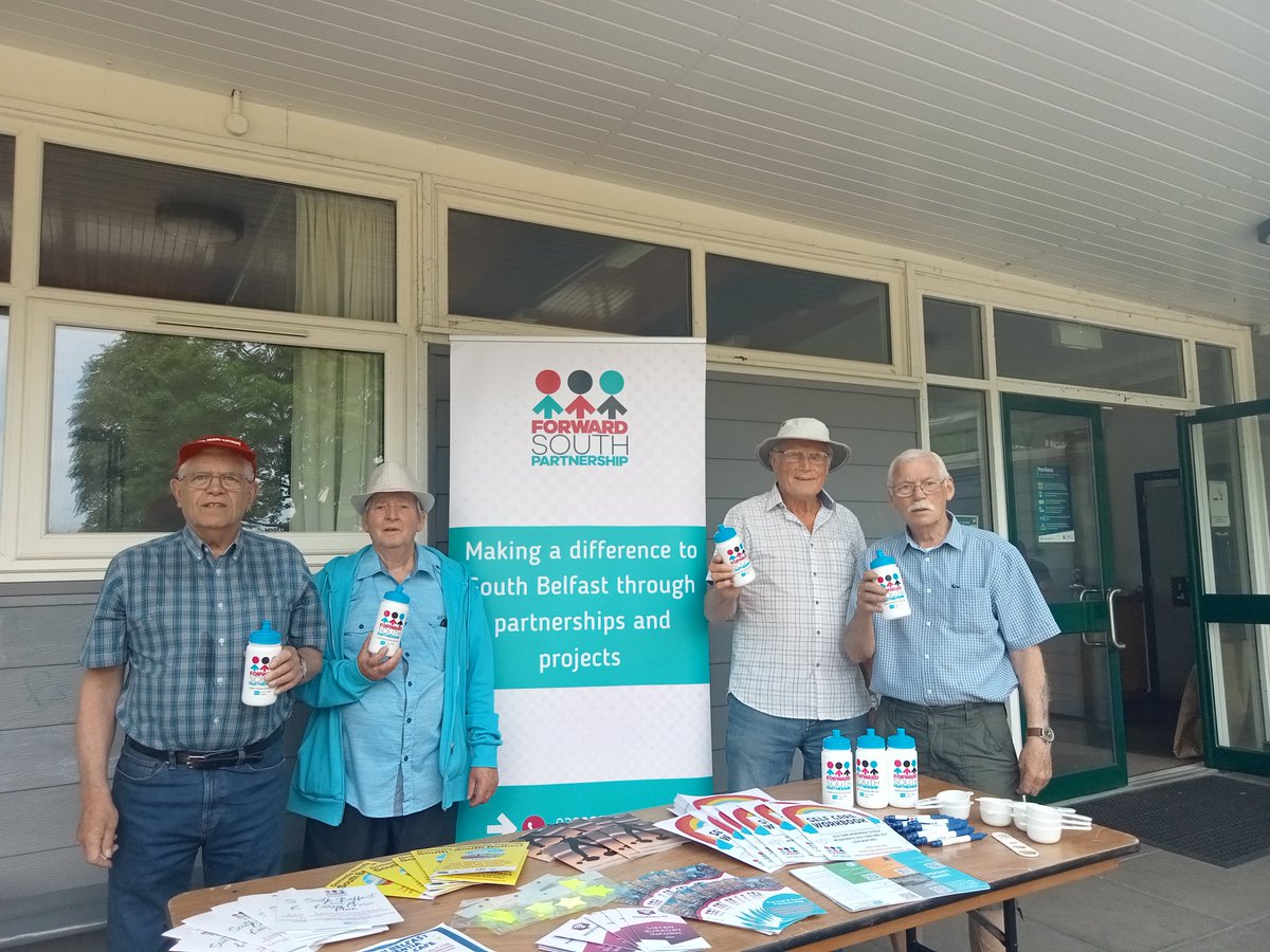 forward_south's tweet photo. Marking Mens Health Week at Ormeau Bowling Green with @bcda1974 Men's Shed and local residents. Thank you to @WRDA_team @Age_NI &amp; Advice Team for attending todays event and engaging with the men in the sunshine ☀️☀️ #MensHealthWeek https://t.co/5A8BBXMyUN