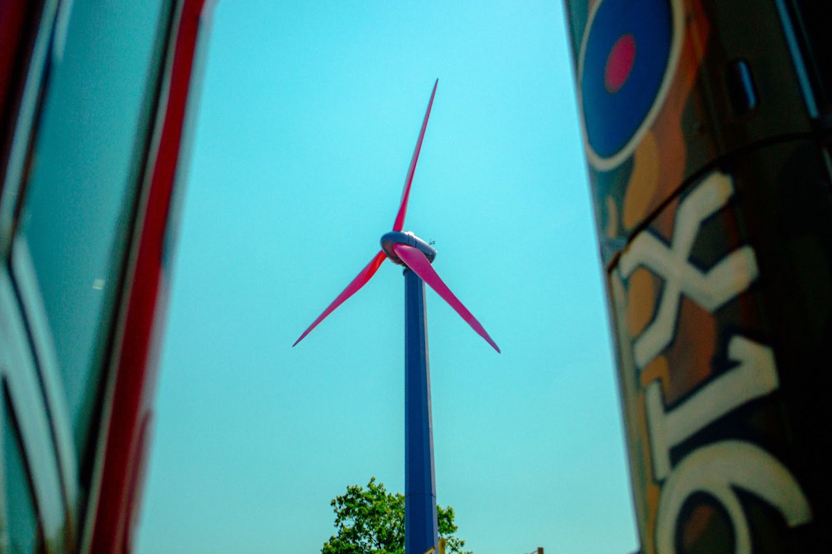 OctopusEnergy's tweet image. We’ve built a wind turbine to feed @glastonbury, Britain’s most iconic festival.

Our 28m tall pink + purple behemoth, plus new solar and batteries, will help make this year’s Glastonbury the greenest ever, and we’ve got even bigger plans for future Festivals.