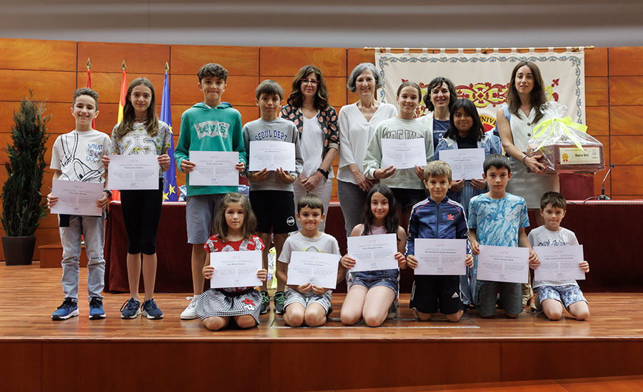 Dos trabajos del colegio público Los Sauces (Barañain) y el colegio Mater Dei (Ayegui), ganadores del concurso escolar “Yo quiero ser científica”

El certamen, organizado por la Cátedra de Mujer, Ciencia y Tecnología de la UPNA, ha repartido 8 premios

bit.ly/463v0FJ