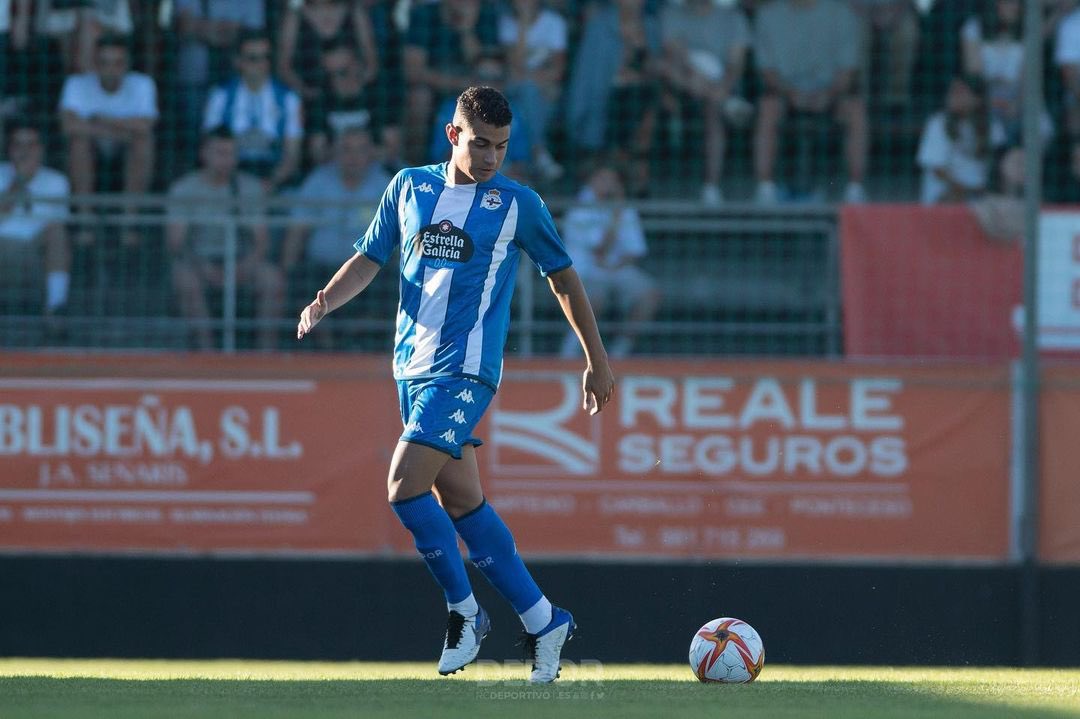 ⚪️🔵 Brais Val amplía a súa vinculación co <a href="/RCDeportivo/">RC Deportivo</a> ata 2024

Brais (Vigo, 2002), que formou parte do xuvenil campión de España e esta tempada ascendeu a Segunda Federación co filial, chegou a Abegondo en idade xuvenil procedente do Valencia.

Seguimos!, Brais 💙