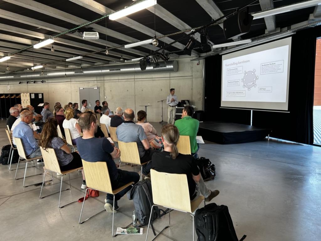 Infosessie voor de gemeenteraadsleden <a href="/Destelbergen/">Destelbergen</a>, <a href="/BestuurMelle/">GemeentebestuurMelle</a> en <a href="/merelbeke/">Gemeente Merelbeke</a> over nieuwe toekomstvisie E17-viaduct in Gentbrugge.  

Meer info: shorturl.at/mpN37