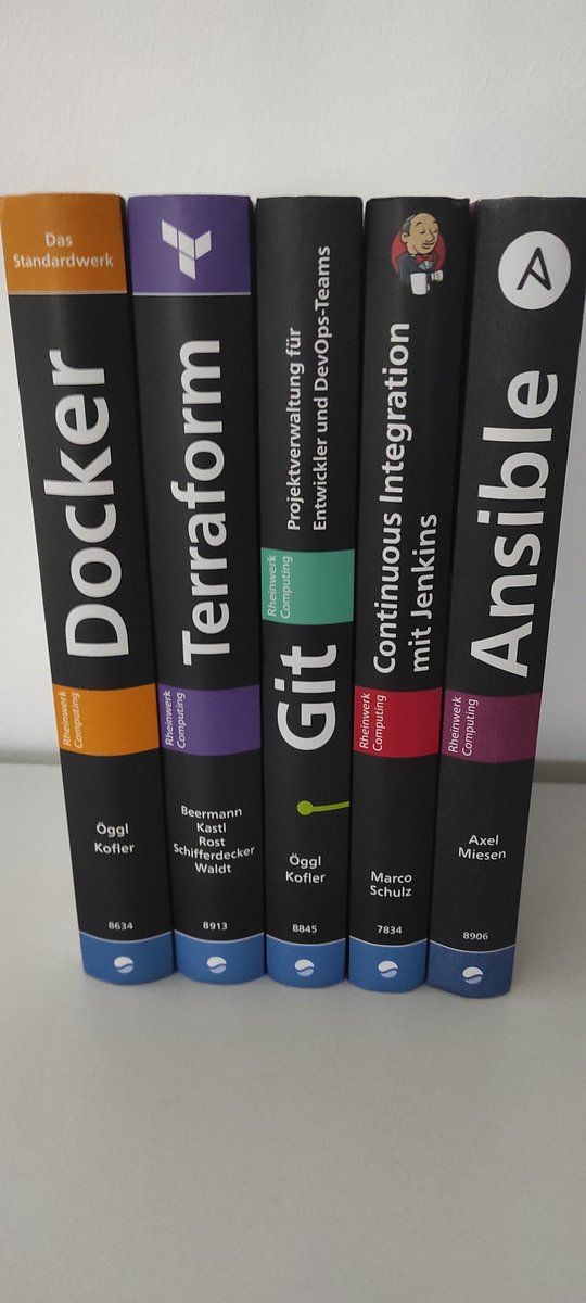 Neue #Fachliteratur fürs Büro bekommen. 📚

#linux #docker #terraform #git #ansible #jenkins