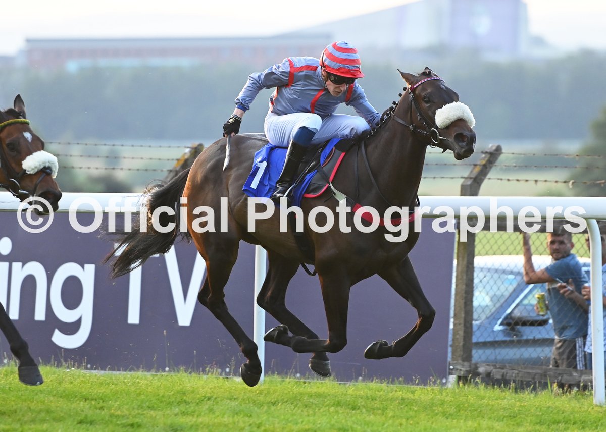 CAESARS PEARL & @samjock22 win at Pontefract for trainer @C_LidsterRacing and owners @alfasite01 Check out all the official photographs at onlinepictureproof.com/officialphotog… @wendy_burdett @EboracumRacing