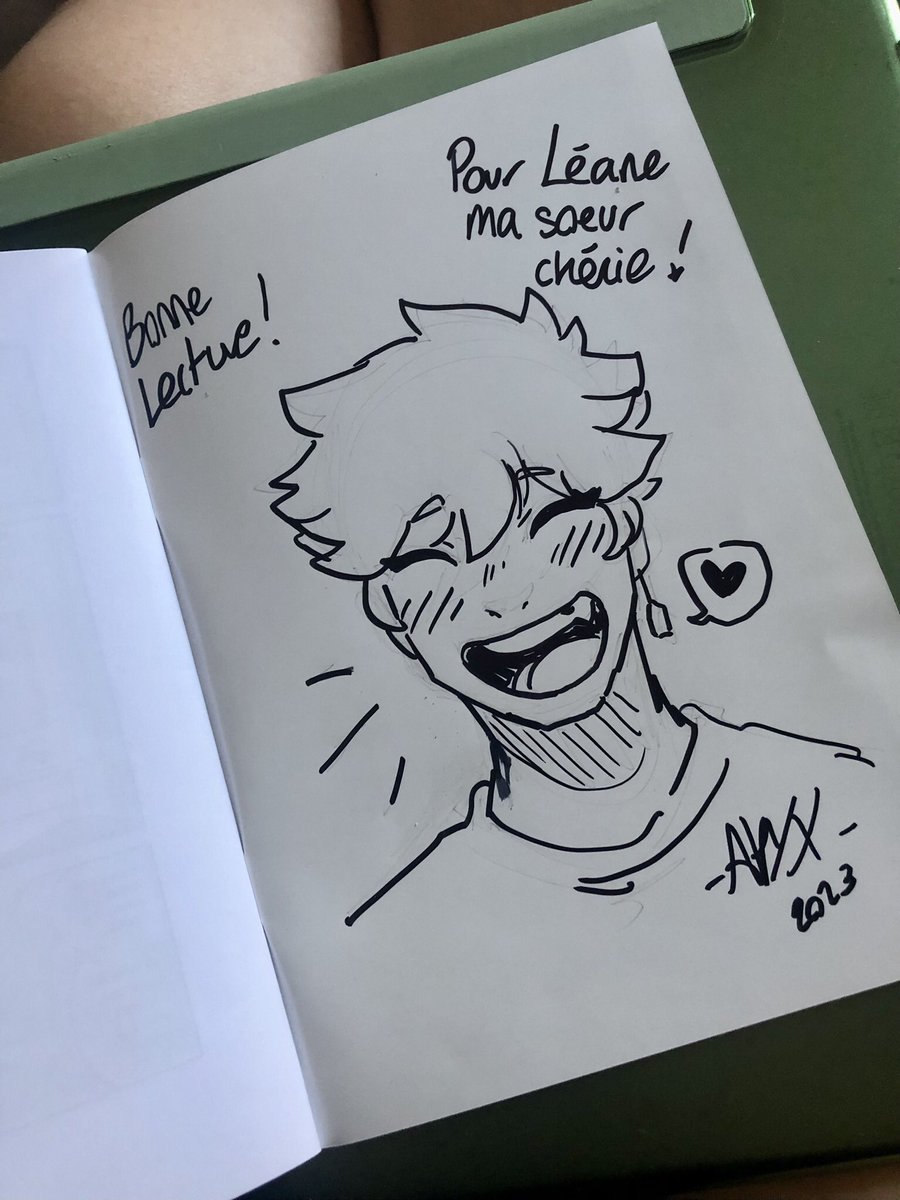 ApyxShitStuff's tweet photo. Trop fun de faire des dédicaces 🥹
(Oui la première était pour ma soeur) https://t.co/sLw1hzsA6x