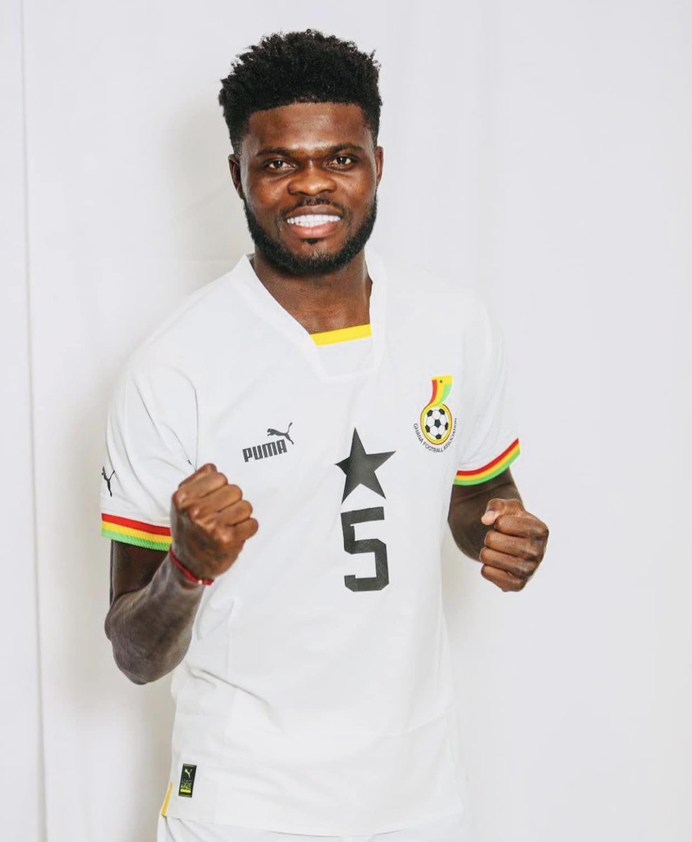 Happy Birthday to Black Stars midfielder, Thomas Teye Partey. Enjoy your day with more wins Champ! 🥂🍾🌏🎉🎊 #UTVGhana